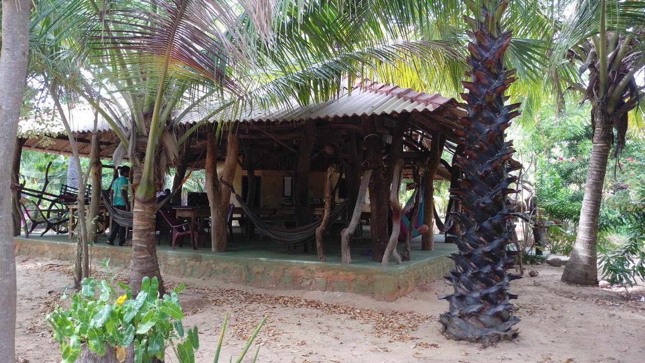 Light House Beach Hut Komari 외부 사진
