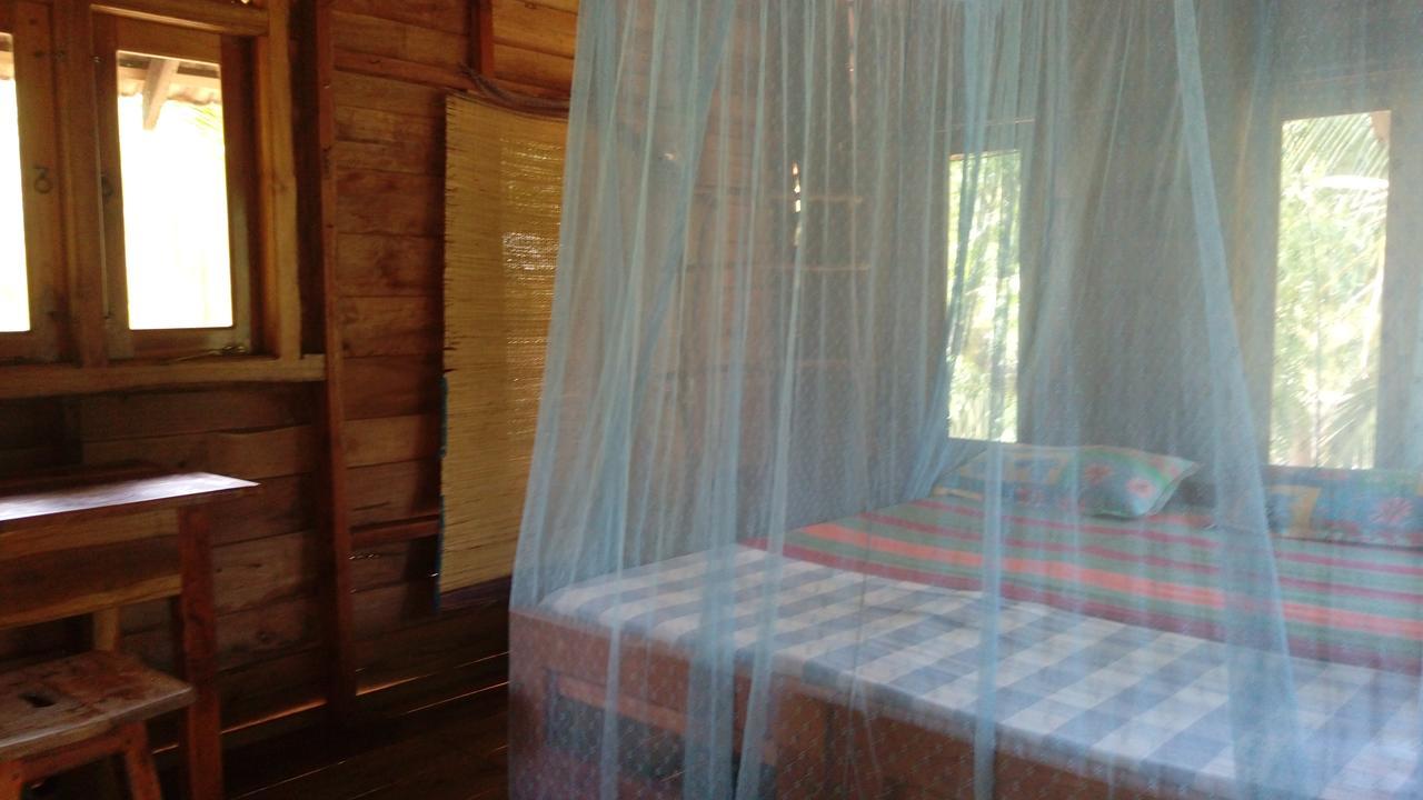 Light House Beach Hut Komari 외부 사진